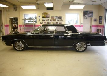 1966 Chrysler Imperial 
